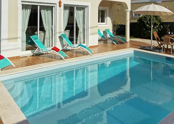 In Near & Pool * קארבואירו