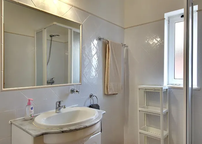 In Near & Pool קארבואירו