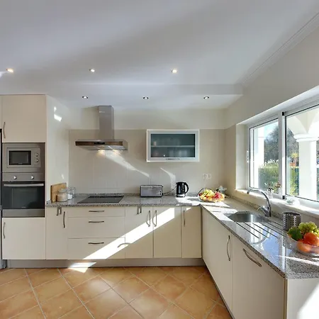 In Near & Pool Villa Carvoeiro (Lagoa)