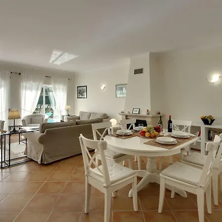 Villa Elegant In With Swimming Pool